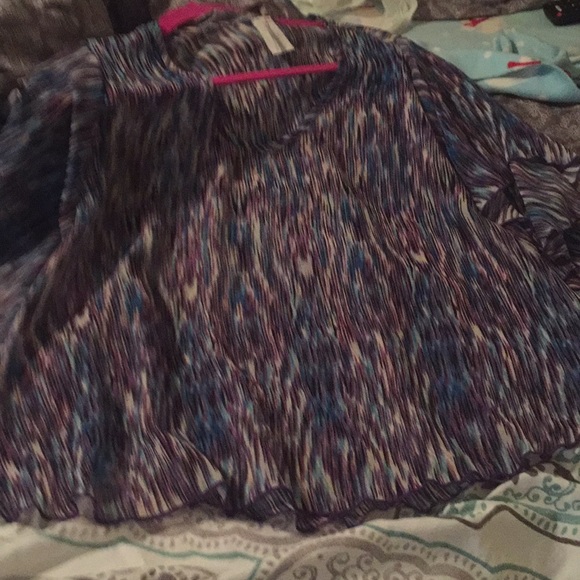 Tops - Picture 3 of 3